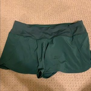 Lululemon shorts 👟